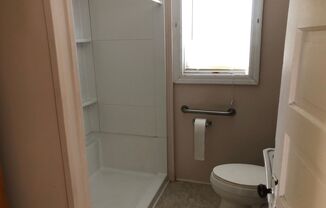 3 beds, 1 bath, $945