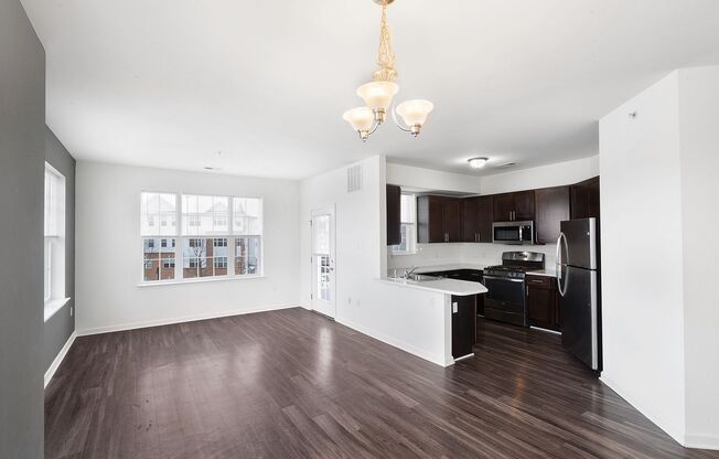 2 beds, 2 baths, 1,160 sqft, $2,395, Unit 4112