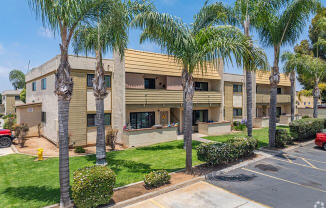 1 bed, 1 bath, 640 sqft, $1,950, Unit 1465 - J