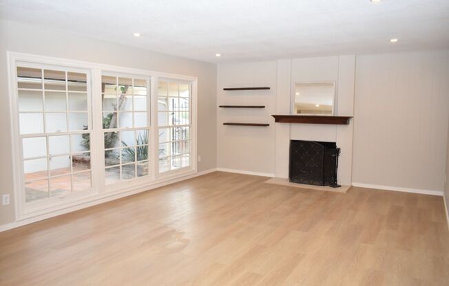 3 bd 2 ba, House With Pool (San Carlos 92119)