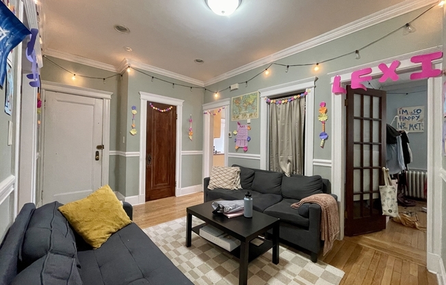 10 GREENWAY CT
