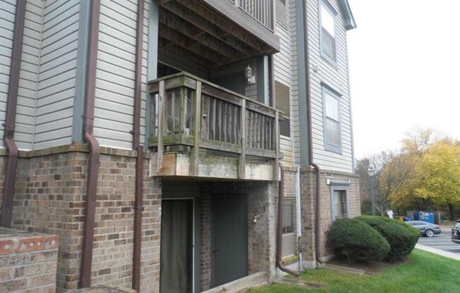 2 BEDROOM, 2 BATHROOM IN THE MID FLOOR UNIT,