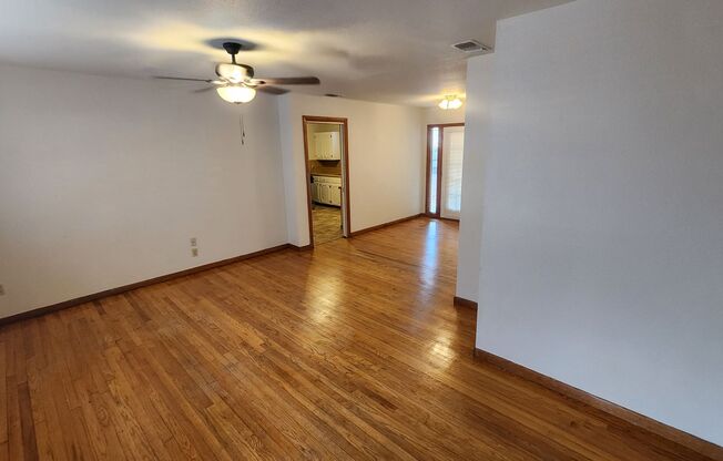 3 beds, 1 bath, $1,595