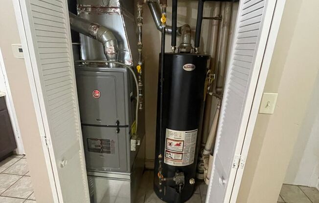 1 bed, 1 bath, $1,000, Unit 4850 #G1