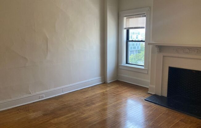 2 beds, 1 bath, 764 sqft, $1,549, Unit 1301-61