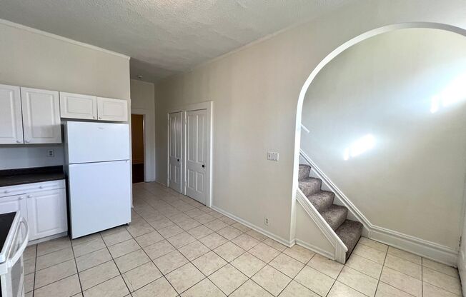 3 beds, 2 baths, $1,499