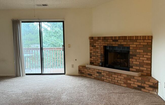 Available Now: 2 Bed - 2 Bath Townhouse, Continental area - $1,975