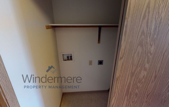 2 beds, 1 bath, 828 sqft, $1,095, Unit 68