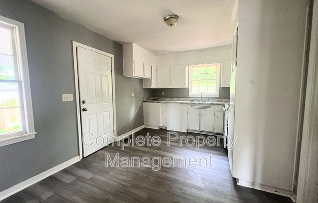 412 CAMELLIA RD