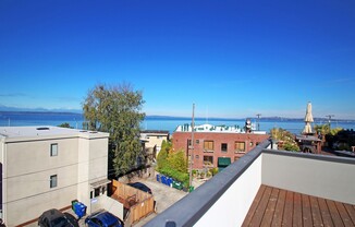 LUXURY ALKI 3 BED TOWNHOME FOR RENT W EXPANSIVE WATER VIEWS!