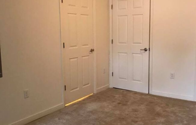 Studio, 1 bath, 550 sqft, $1,249, Unit 00 - 620106