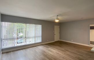 2 beds, 1 bath, 743 sqft, $2,365, Unit 04