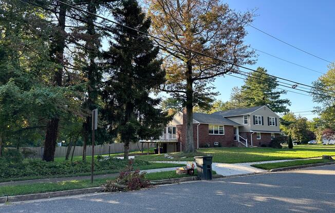 2 S SHIRLEY AVE