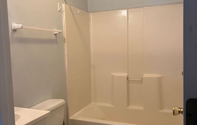 2 beds, 2 baths, $1,200