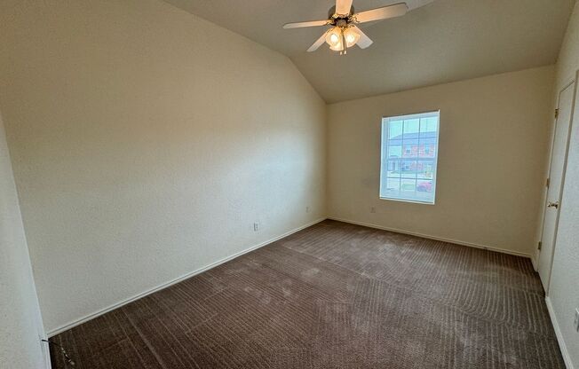 2 beds, 1.5 baths, 900 sqft, $825