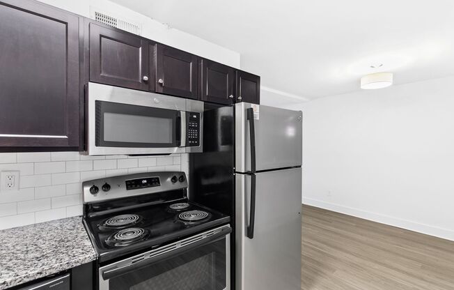 1 bed, 1 bath, 550 sqft, $1,040, Unit E