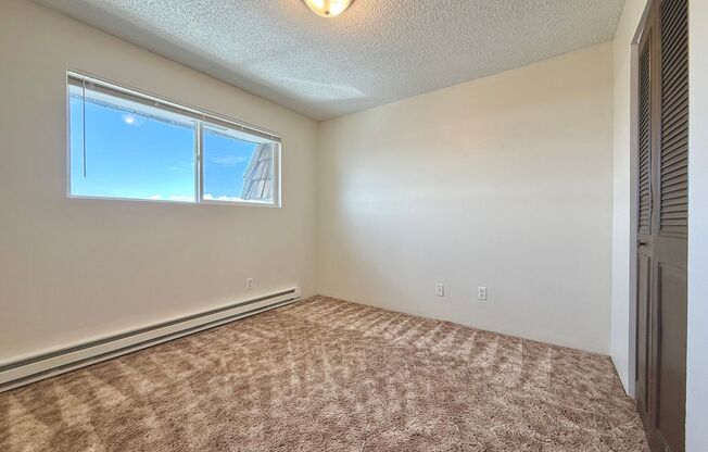 3 beds, 1.5 baths, 1,022 sqft, $1,499, Unit E36