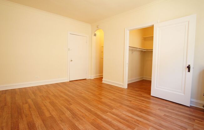 Studio, 1 bath, 328 sqft, $1,295, Unit 312