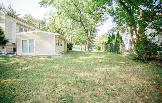 1016 EAGLE LN