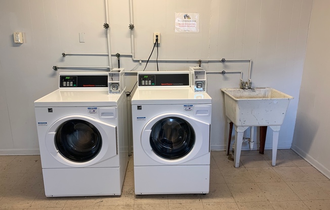 2 beds, 1 bath, 900 sqft, $1,295, Unit 56