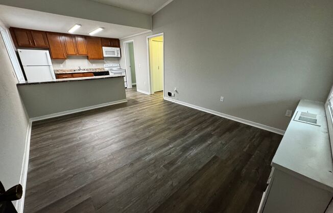 1 bed, 1 bath, 634 sqft, $899, Unit 1833 AW