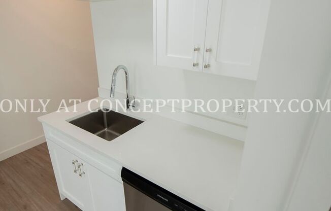 1 bed, 1 bath, 402 sqft, $1,049, Unit 522- (10)