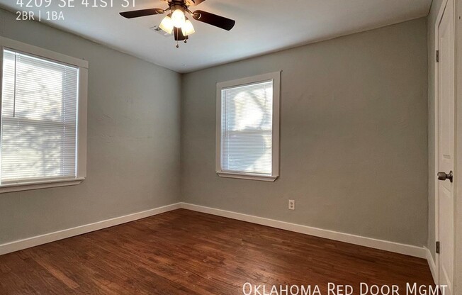 2 beds, 1 bath, 736 sqft, $975