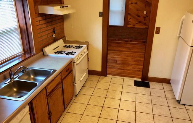 2 beds, 1 bath, $1,515