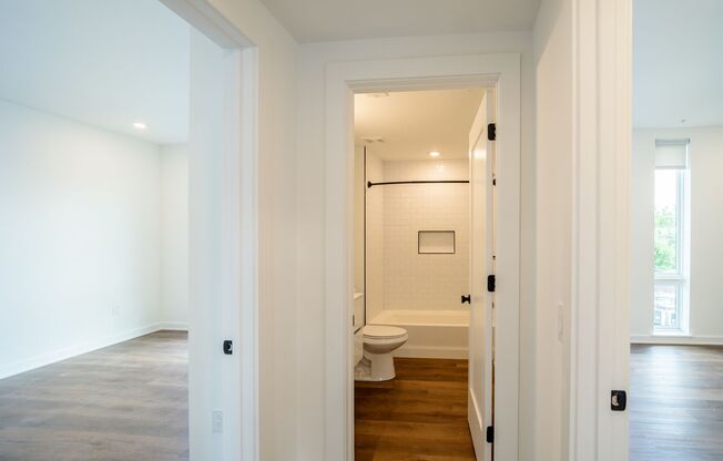 2 beds, 2 baths, 895 sqft, $1,875, Unit 201