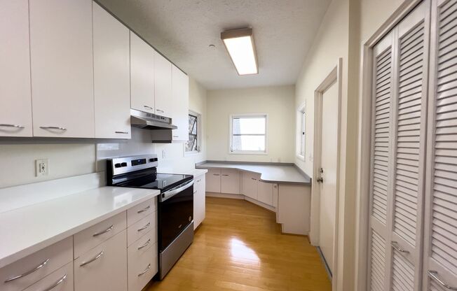 A Secluded 3 bedroom / 3 Bathroom house in the area of Punchbowl. 2000 Square Feet