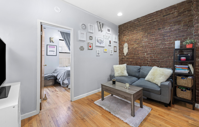 309 E 95 ST