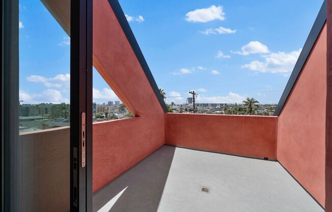 Studio, 1 bath, 353 sqft, $2,250, Unit Unit 22
