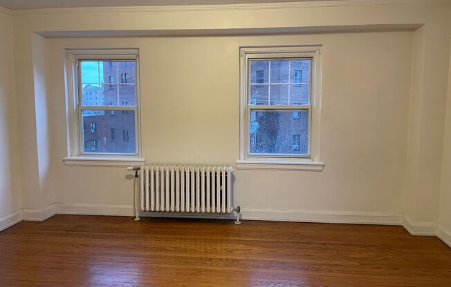 1 bed, 1 bath, 617 sqft, $1,850, Unit Wellington 402