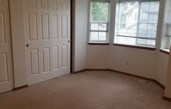 2 beds, 2.5 baths, $2,195, Unit Unit F