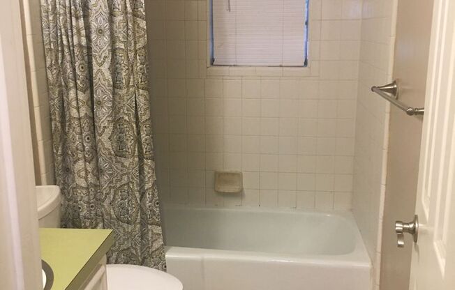 3 beds, 1 bath, $995