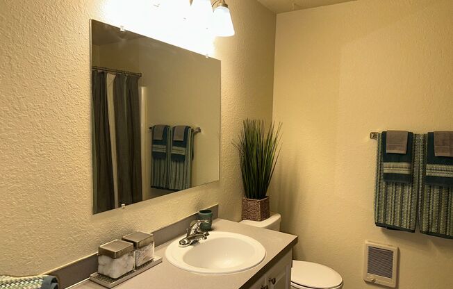 2 beds, 1 bath, 900 sqft, $1,429, Unit 85H