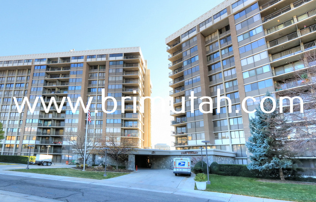 241 N VINE ST