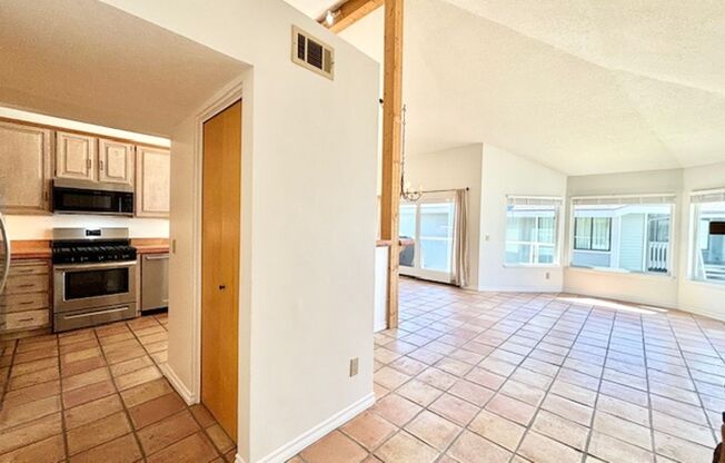 3 beds, 2 baths, $4,500, Unit # 205