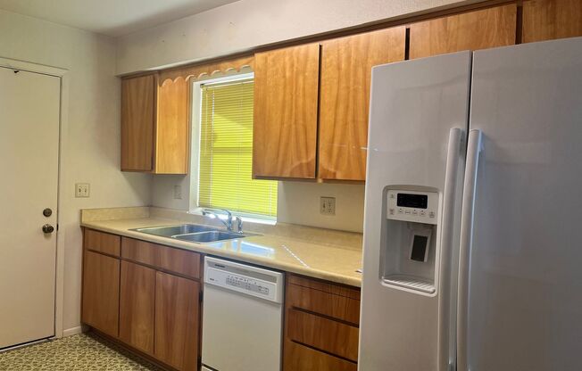 2 beds, 2 baths, $1,800