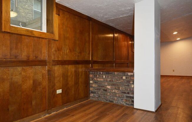 1 bed, 1 bath, 410 sqft, $950, Unit 3 - B2