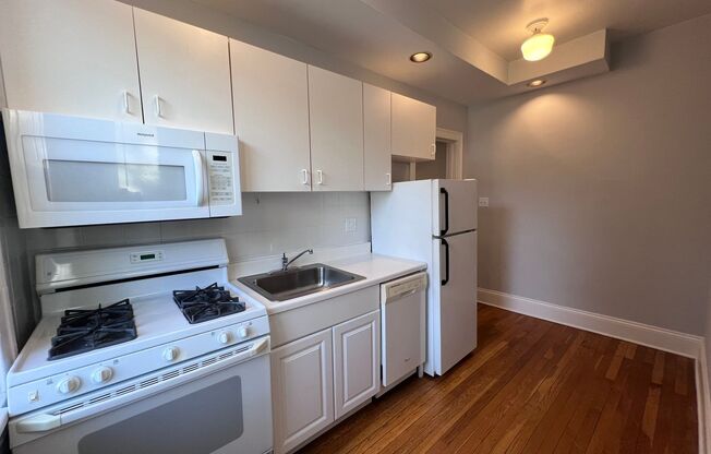 1 bed, 1 bath, 535 sqft, $1,645, Unit 2247-51-3H