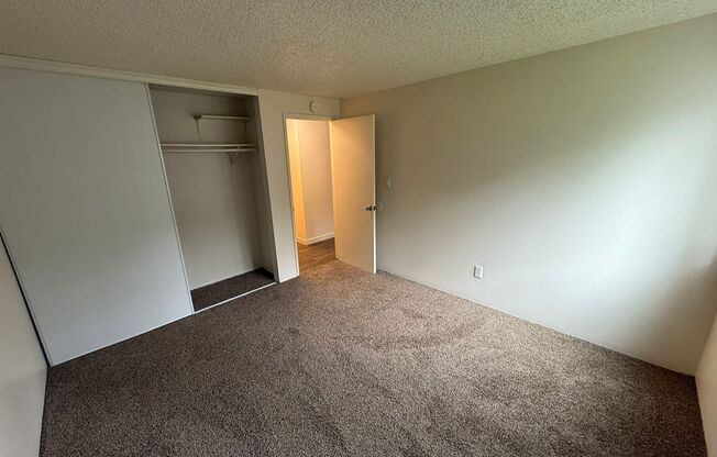 2 beds, 1 bath, 825 sqft, $1,295, Unit 421