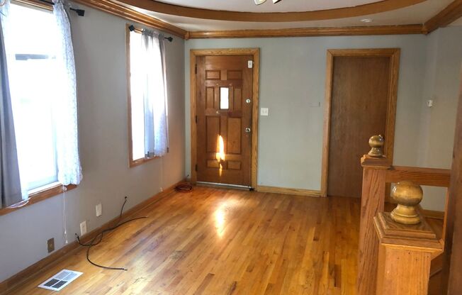 3 beds, 1 bath, $1,350