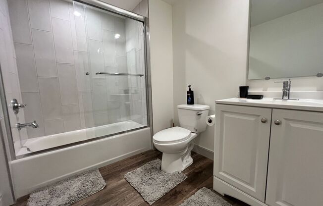 6 beds, 5 baths, 1,788 sqft, $1,600, Unit 303 - Signature Room - 2