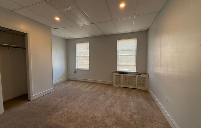 2 beds, 1 bath, $1,200, Unit #2