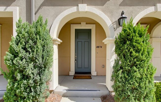 4 Bedroom Townhome in the Promenade at Spectrum Community