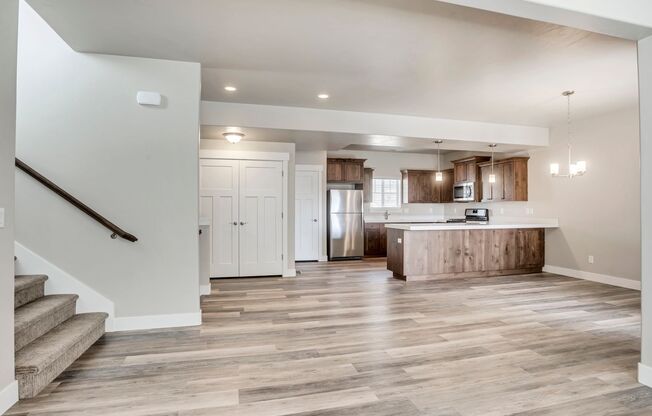 3 beds, 2.5 baths, $2,200