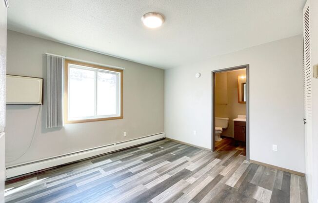 Studio, 1 bath, 180 sqft, $465, Unit 724-2B