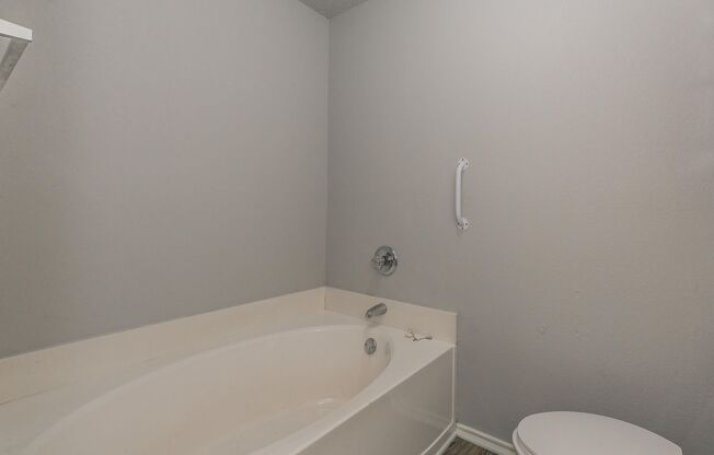 Single story 3 bedroom 2 bath home in SW Fort Worth