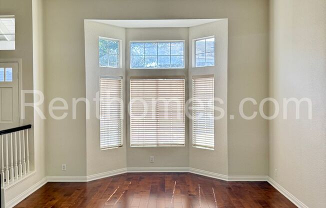 Carmel Mt Ranch, 14474 Rutledge Sq, Gated Development, Community Pool and Spa, AC, 2 Car Garage with Opener.